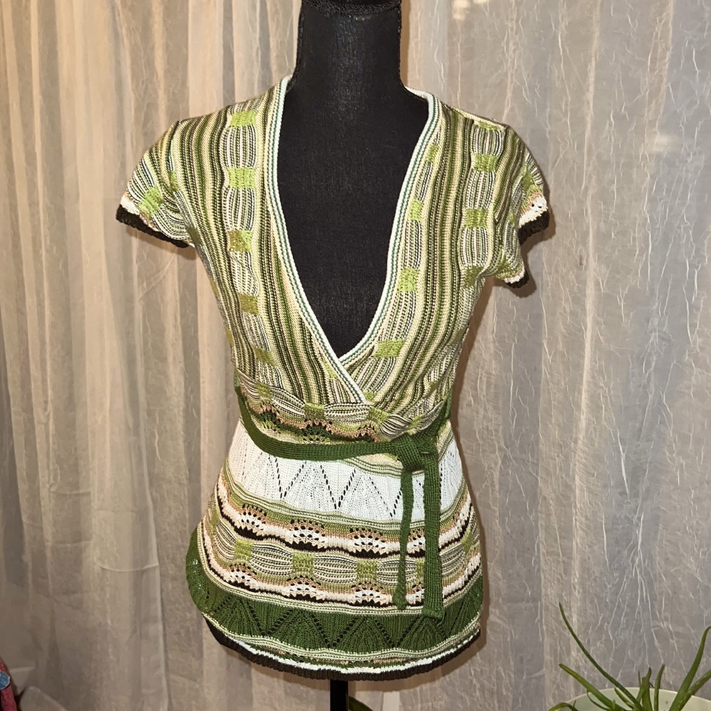Cool attitude top, green/brown/beige and white. Great condition
